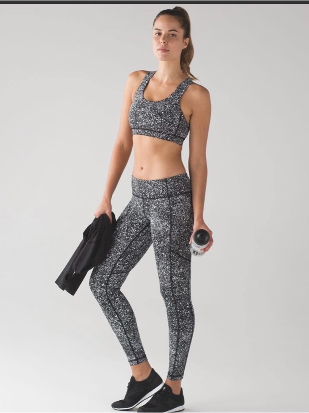 Lululemon Speed Tight in black/white/grey Splatter Reflective print
Size 10